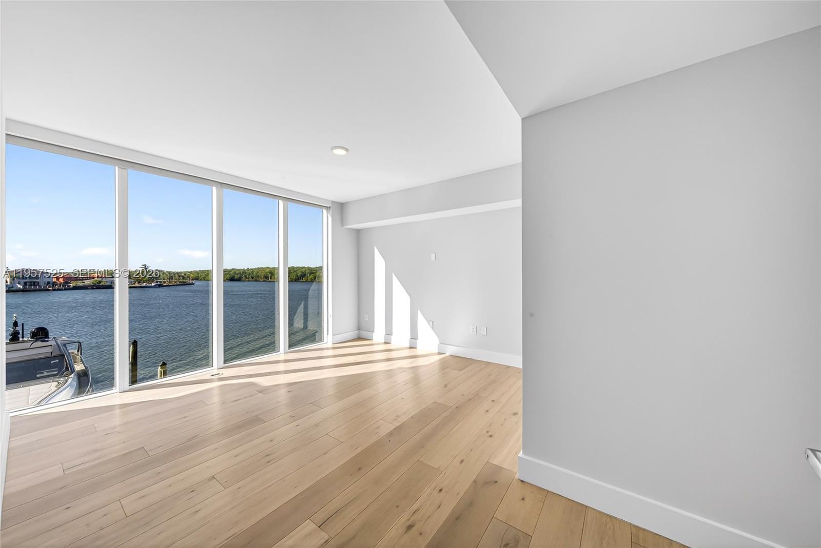 400 Sunny Isles Blvd #102, Sunny Isles Beach FL 33160