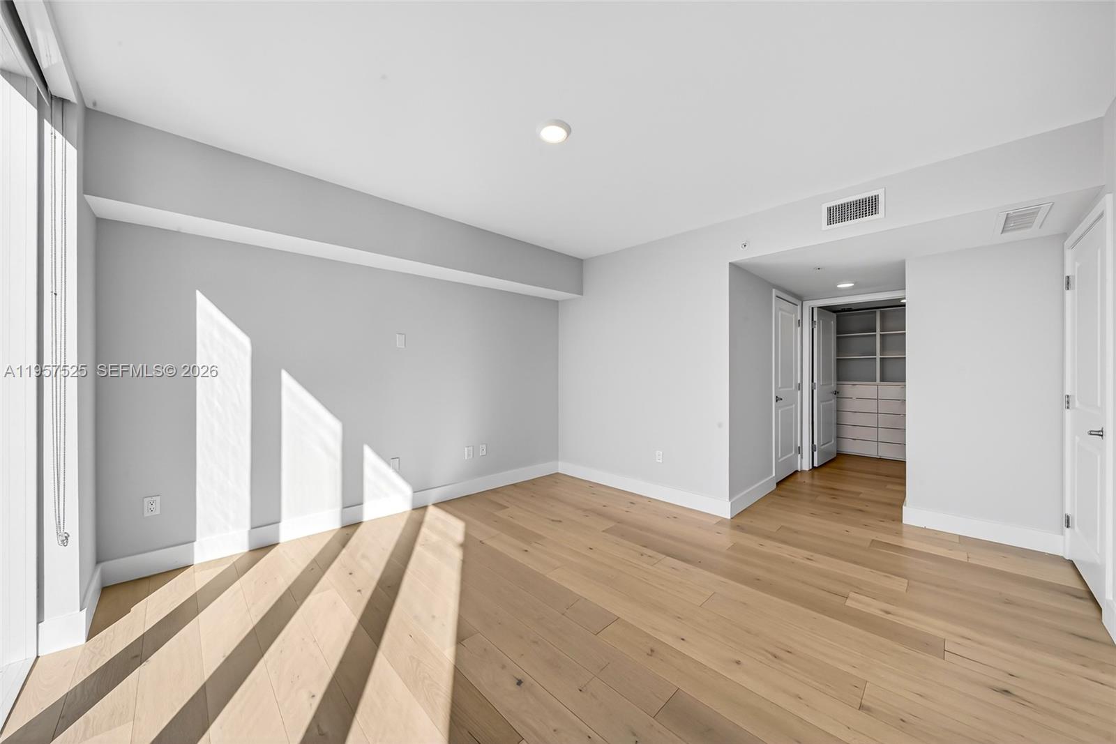 400 Sunny Isles Blvd #102, Sunny Isles Beach FL 33160