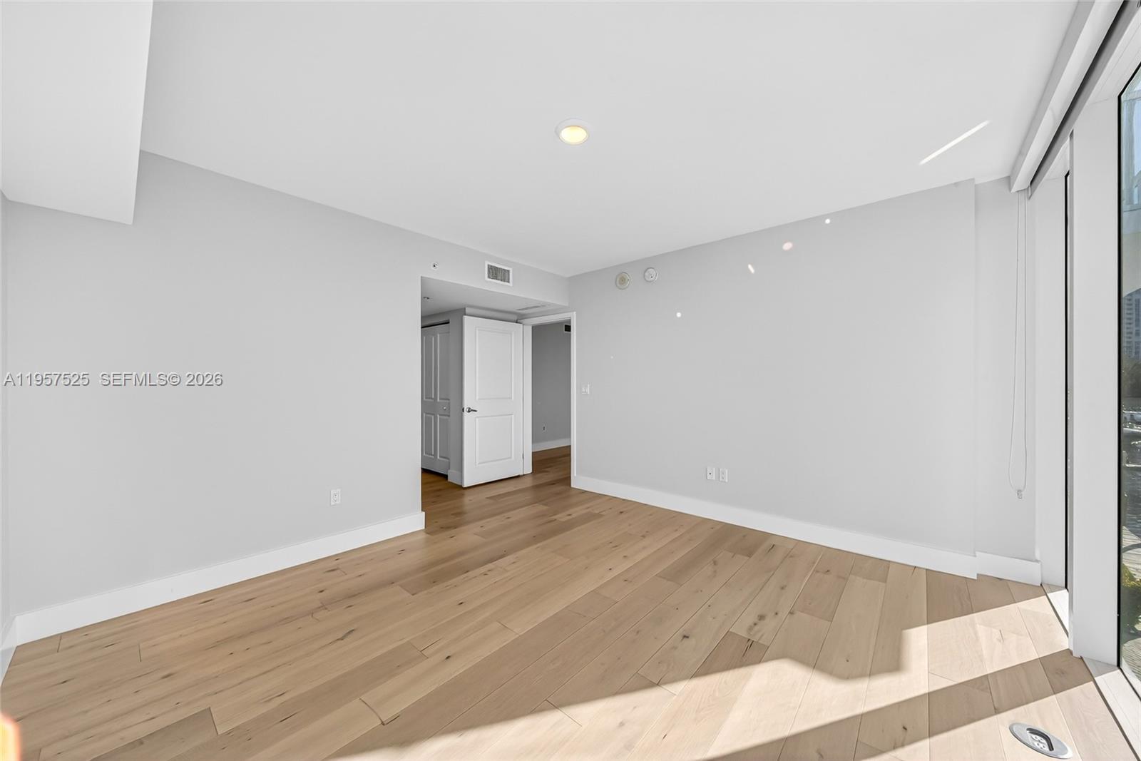 400 Sunny Isles Blvd #102, Sunny Isles Beach FL 33160