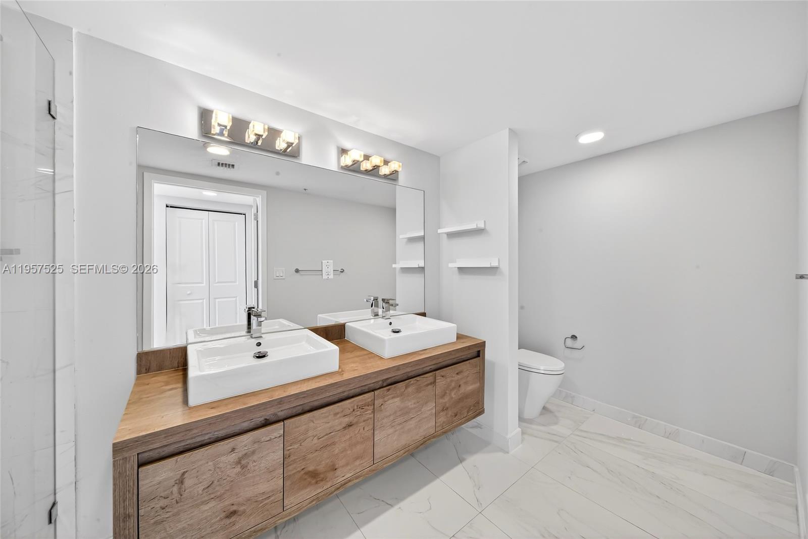 400 Sunny Isles Blvd #102, Sunny Isles Beach FL 33160