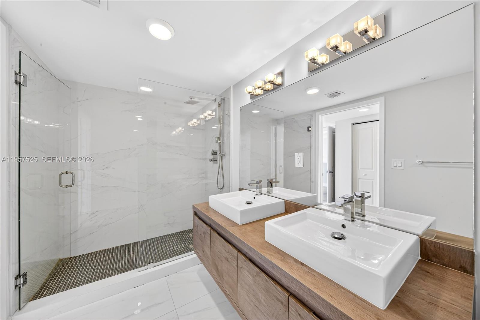 400 Sunny Isles Blvd #102, Sunny Isles Beach FL 33160