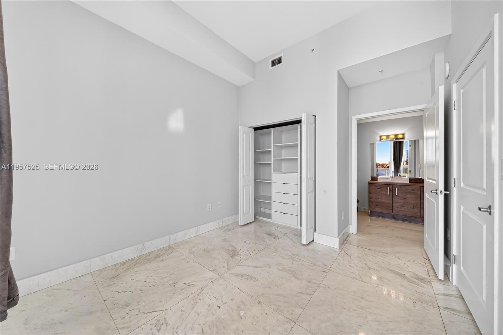 400 Sunny Isles Blvd #102, Sunny Isles Beach FL 33160