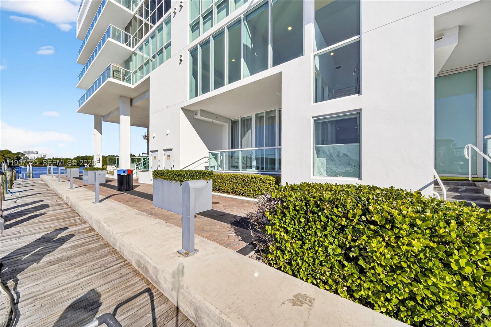 400 Sunny Isles Blvd #102, Sunny Isles Beach FL 33160