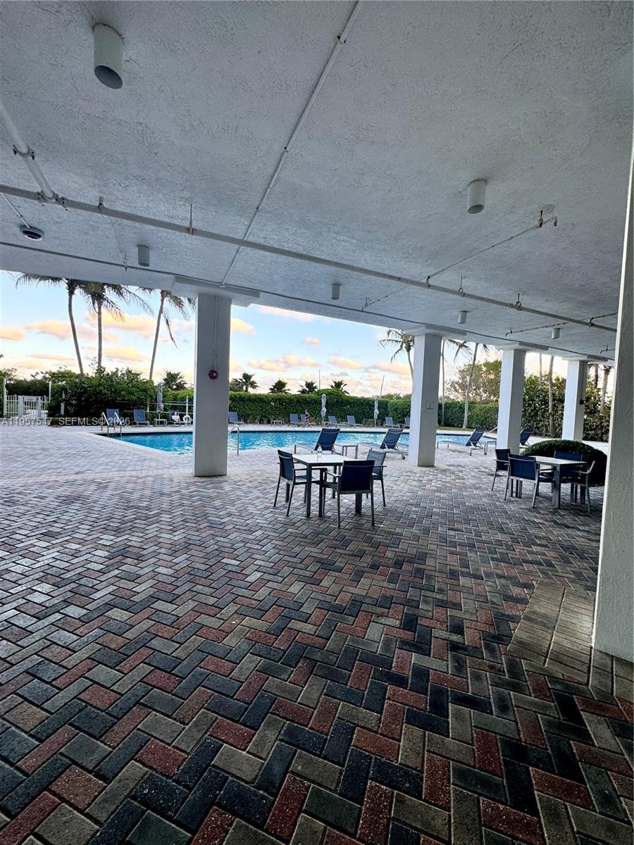 6515 Collins Ave #905, Miami Beach FL 33141