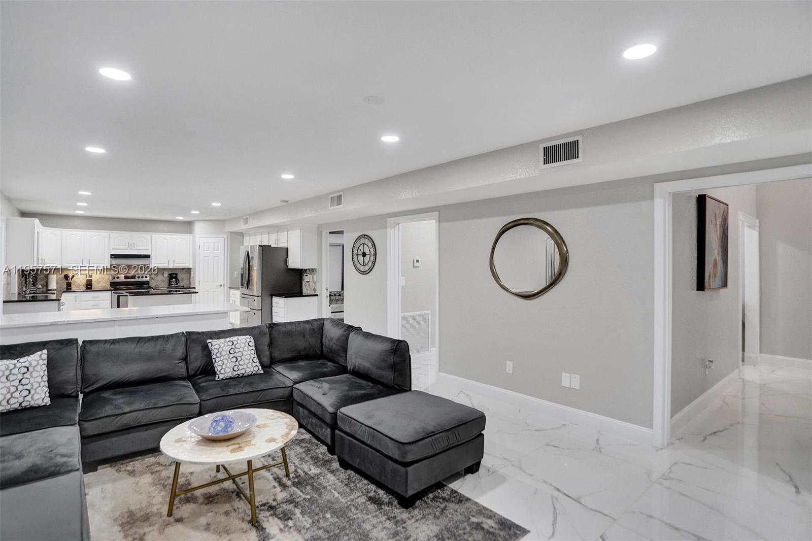 466 NE 8th Ave, Deerfield Beach FL 33441