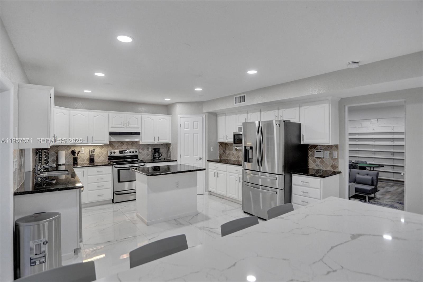 466 NE 8th Ave, Deerfield Beach FL 33441