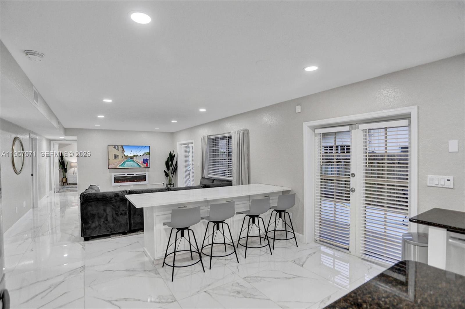 466 NE 8th Ave, Deerfield Beach FL 33441