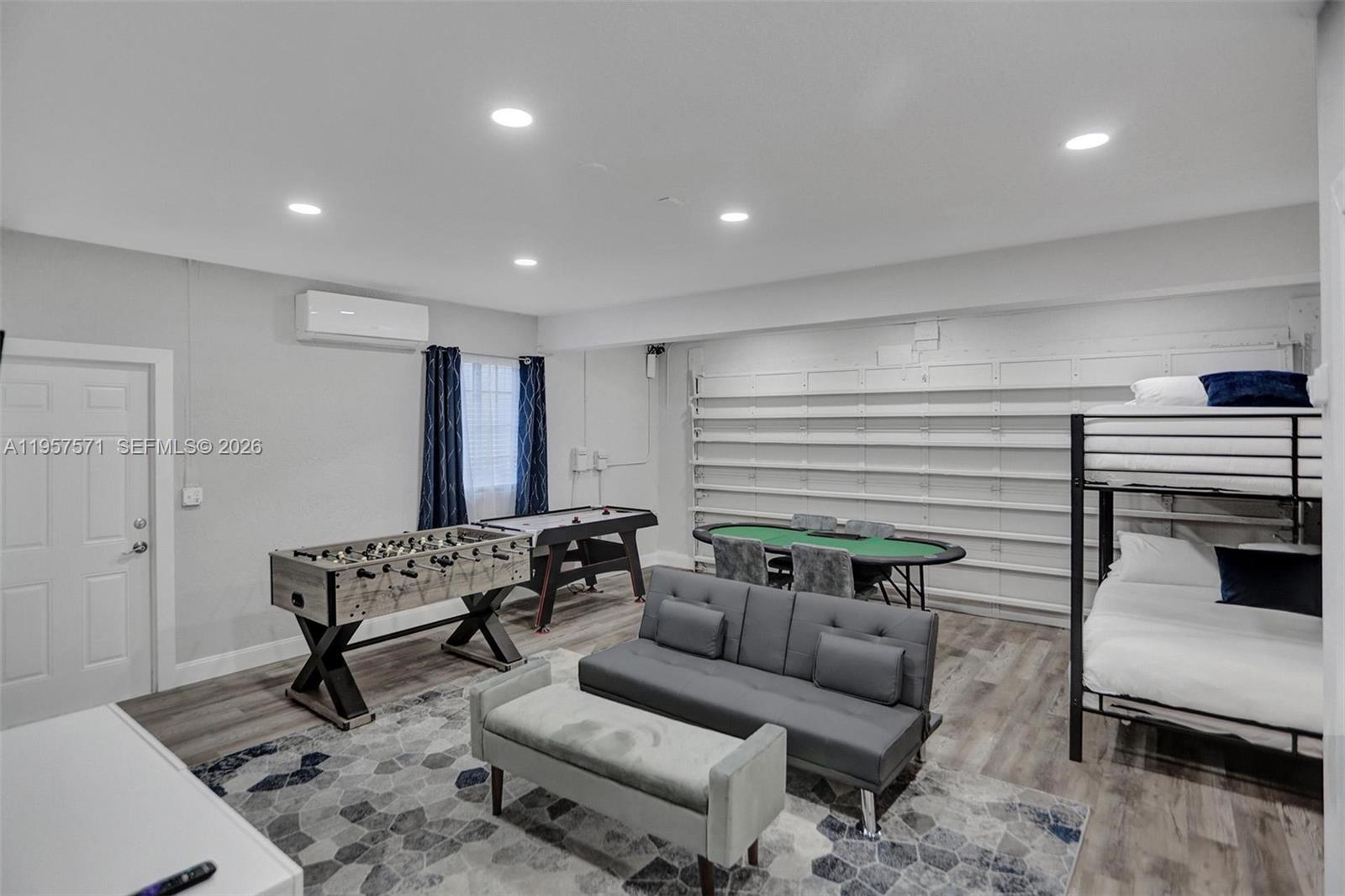 466 NE 8th Ave, Deerfield Beach FL 33441