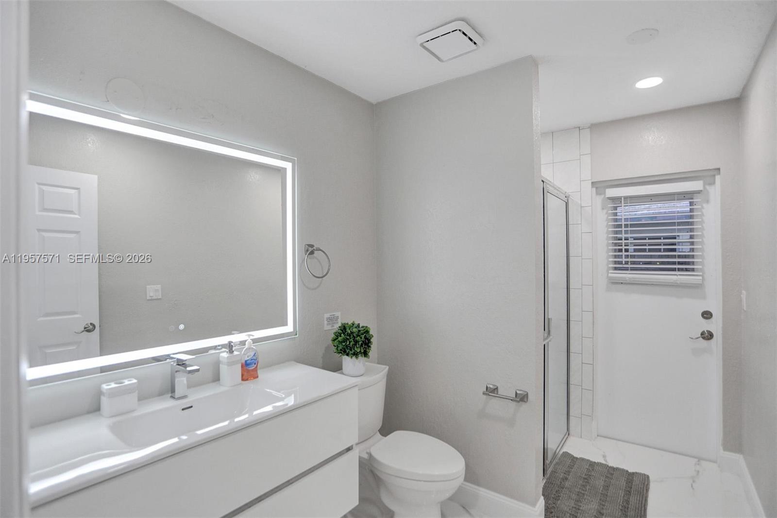 466 NE 8th Ave, Deerfield Beach FL 33441