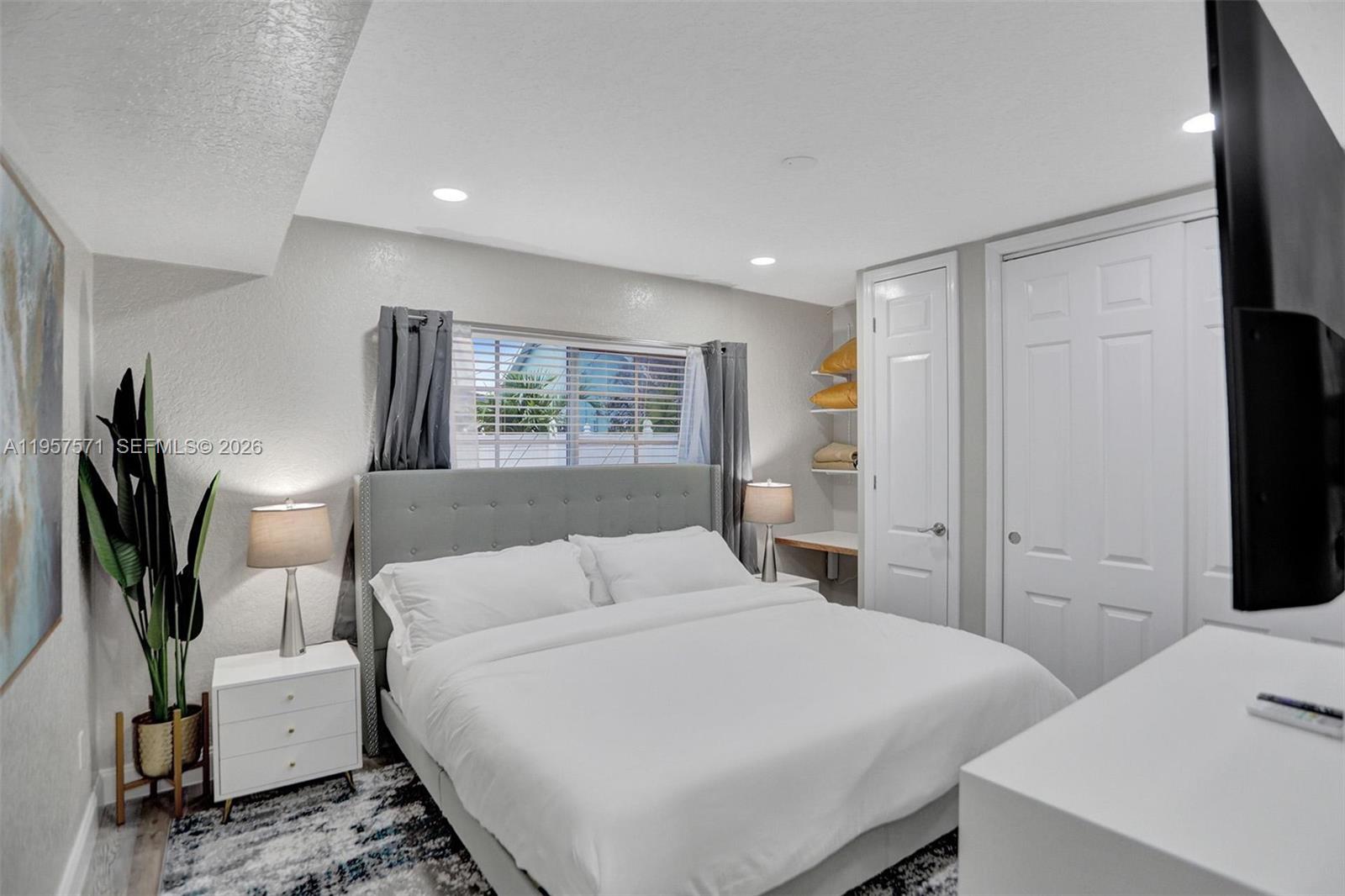 466 NE 8th Ave, Deerfield Beach FL 33441
