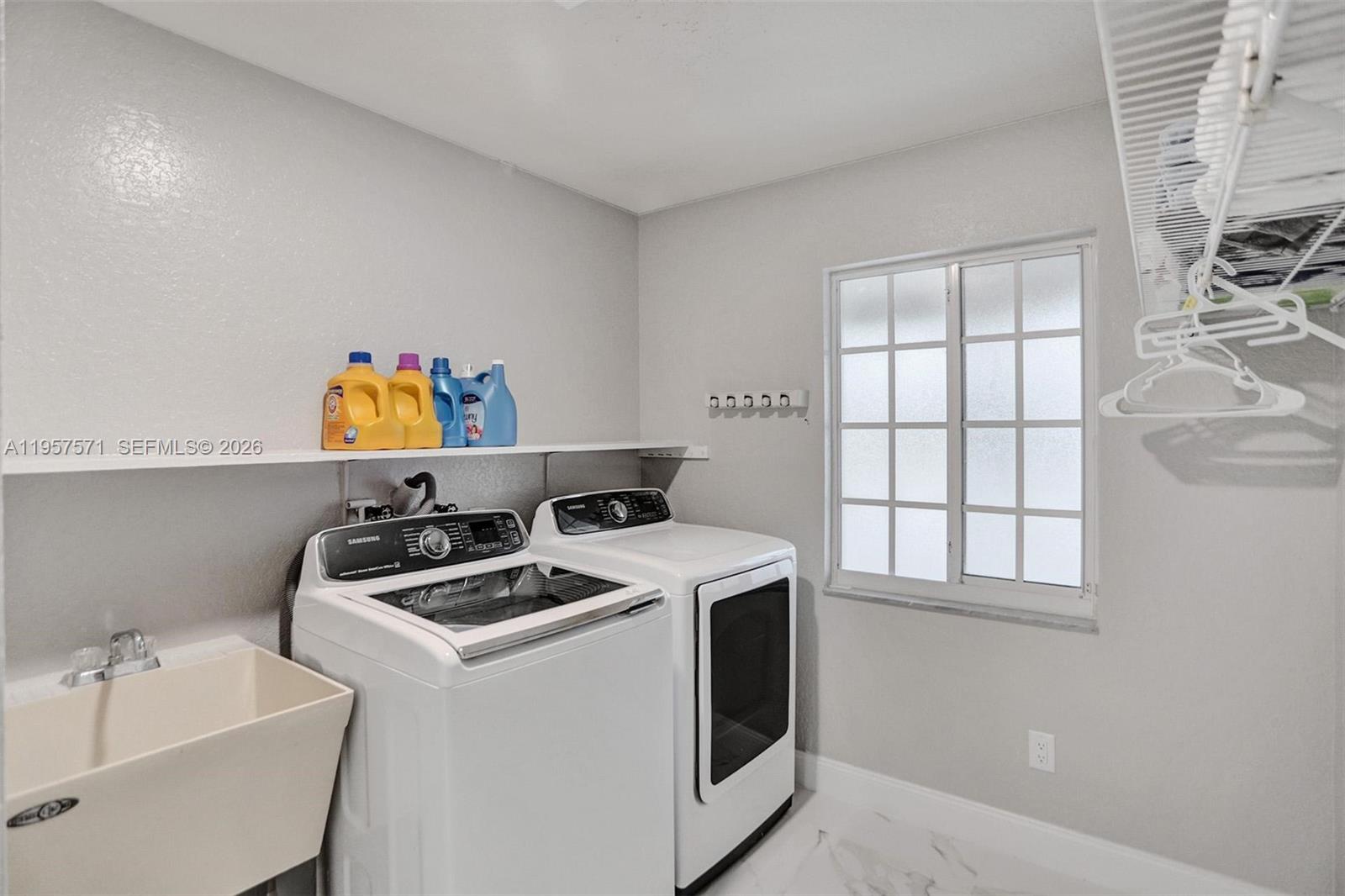466 NE 8th Ave, Deerfield Beach FL 33441