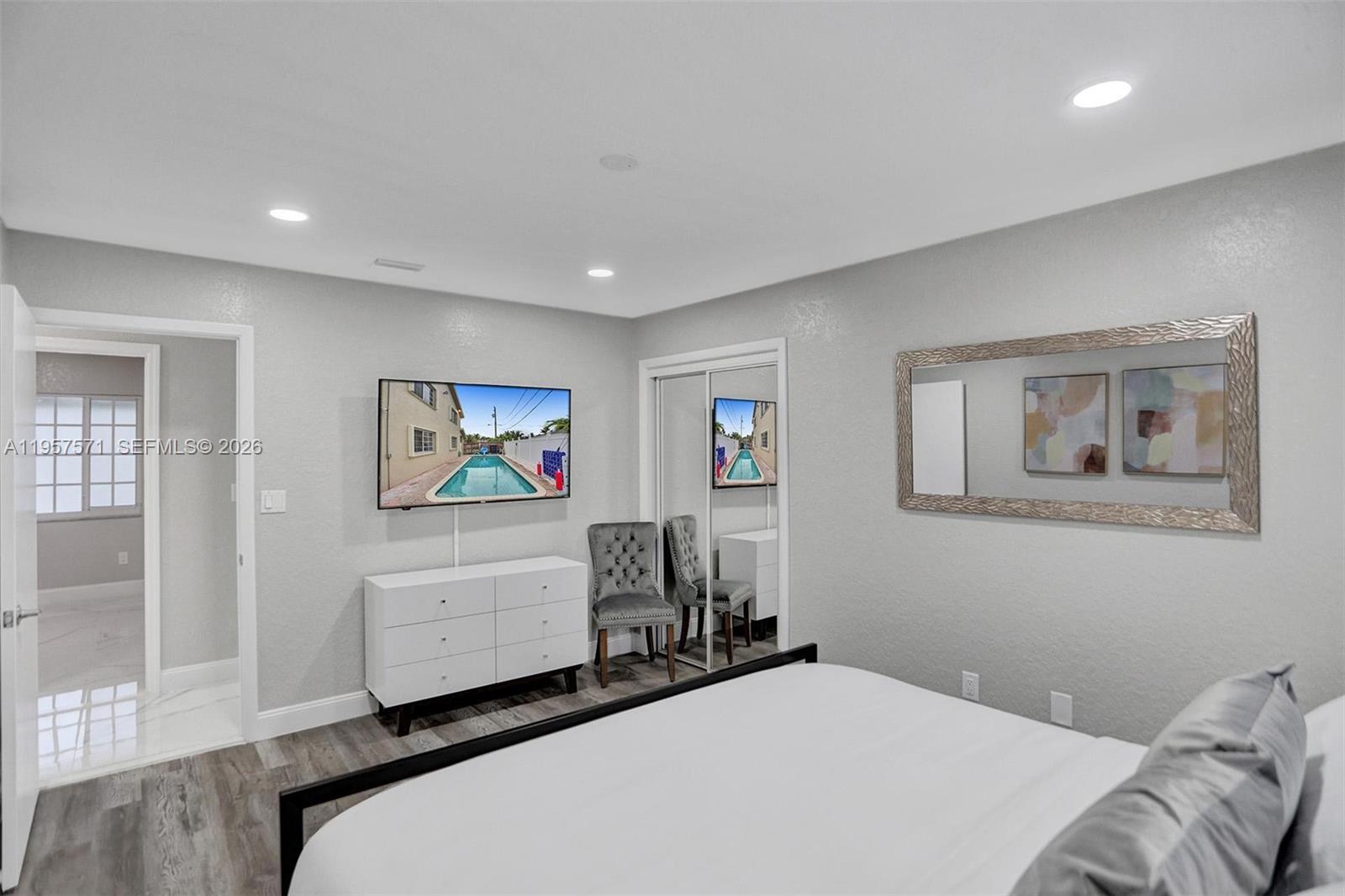 466 NE 8th Ave, Deerfield Beach FL 33441