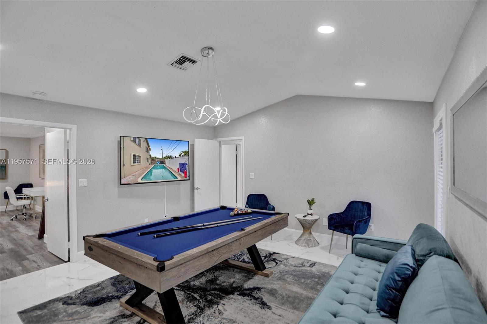 466 NE 8th Ave, Deerfield Beach FL 33441