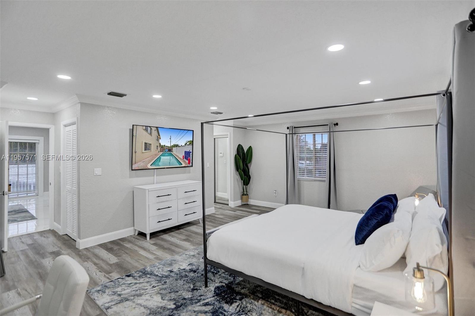 466 NE 8th Ave, Deerfield Beach FL 33441