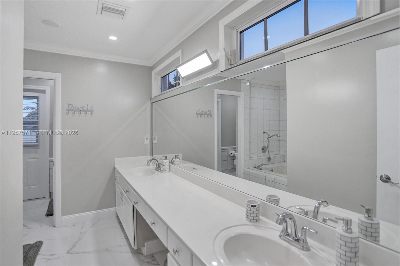 466 NE 8th Ave, Deerfield Beach FL 33441
