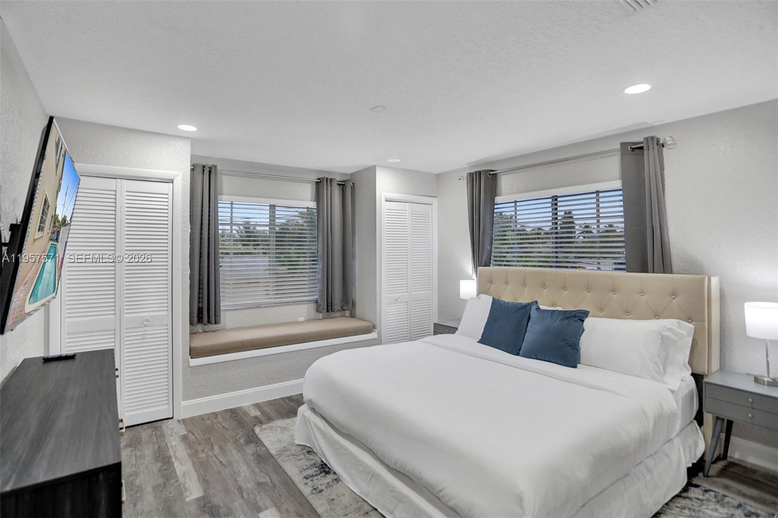 466 NE 8th Ave, Deerfield Beach FL 33441