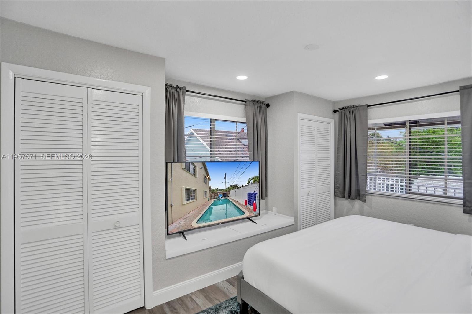 466 NE 8th Ave, Deerfield Beach FL 33441