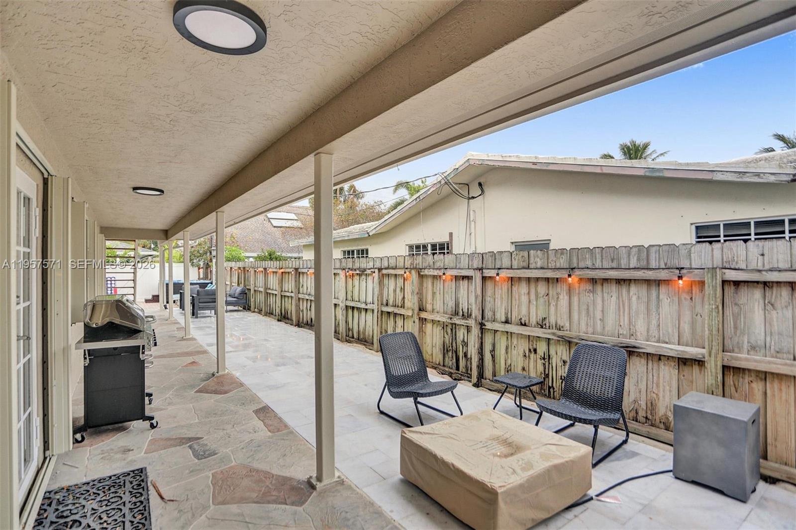 466 NE 8th Ave, Deerfield Beach FL 33441