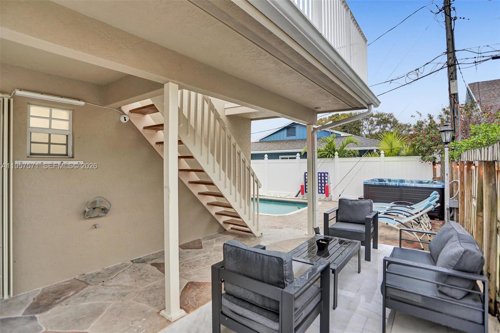 466 NE 8th Ave, Deerfield Beach FL 33441