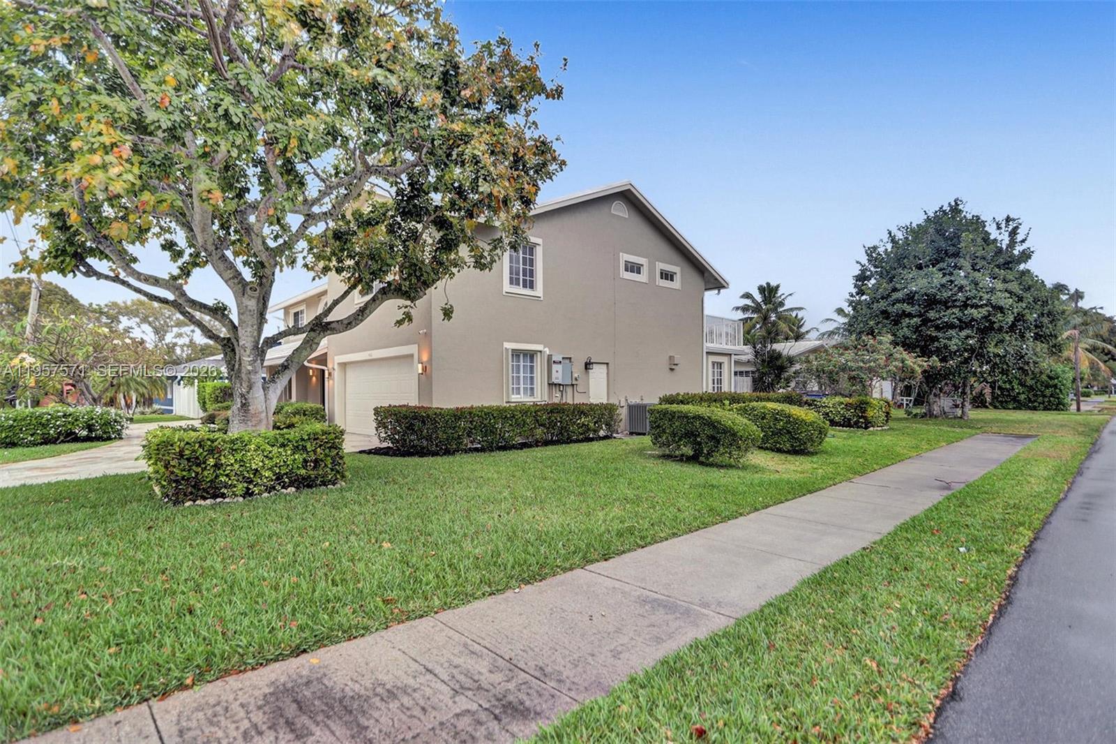 466 NE 8th Ave, Deerfield Beach FL 33441