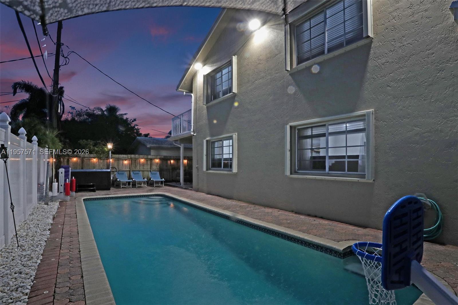 466 NE 8th Ave, Deerfield Beach FL 33441