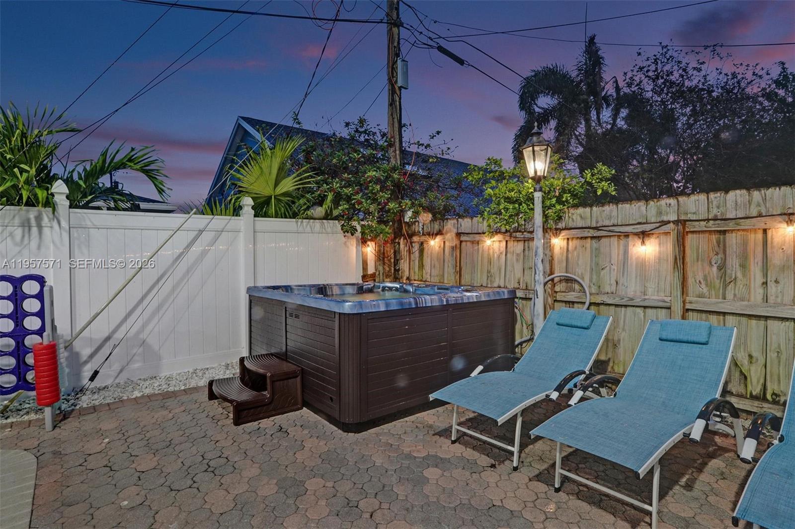 466 NE 8th Ave, Deerfield Beach FL 33441