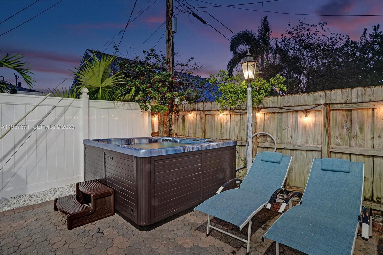 466 NE 8th Ave, Deerfield Beach FL 33441