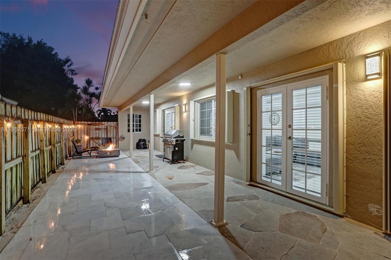 466 NE 8th Ave, Deerfield Beach FL 33441