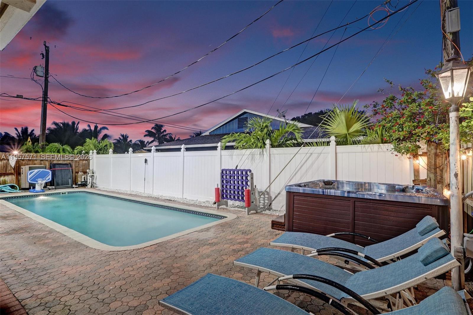 466 NE 8th Ave, Deerfield Beach FL 33441
