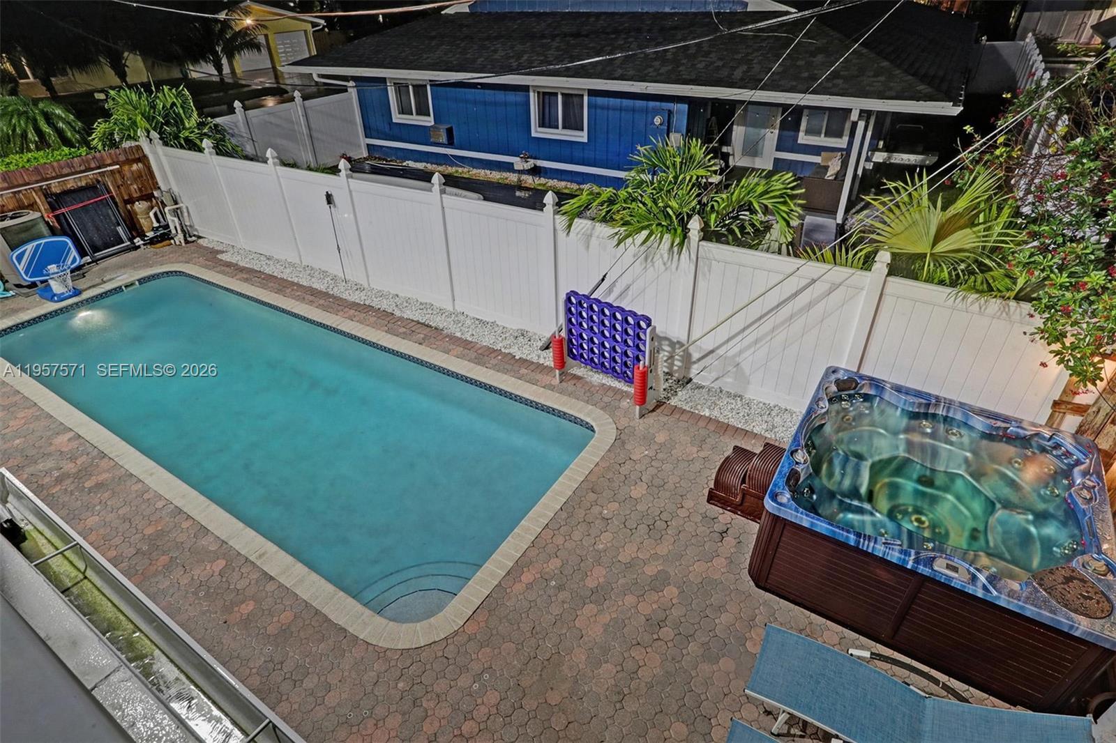 466 NE 8th Ave, Deerfield Beach FL 33441