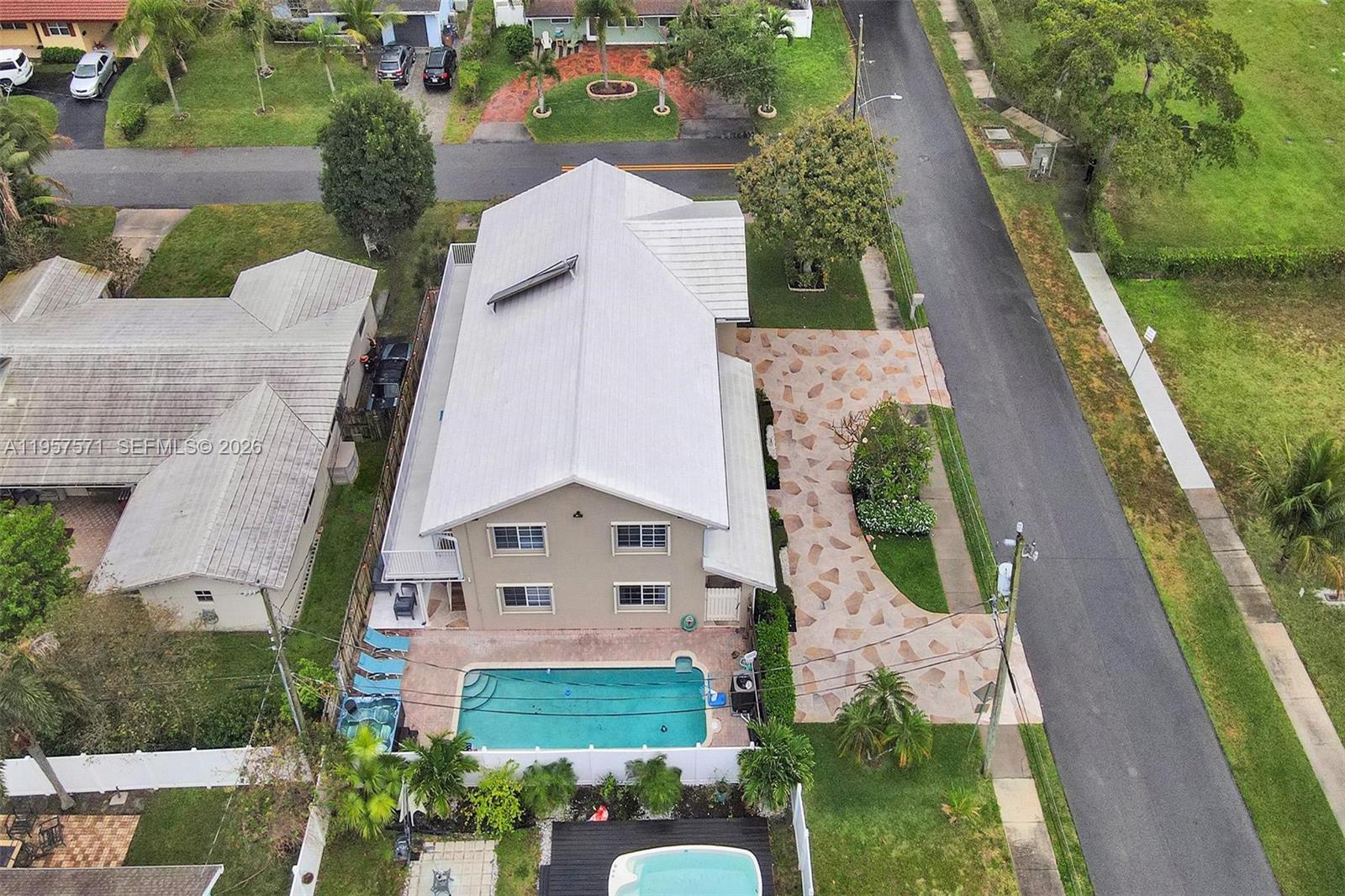 466 NE 8th Ave, Deerfield Beach FL 33441