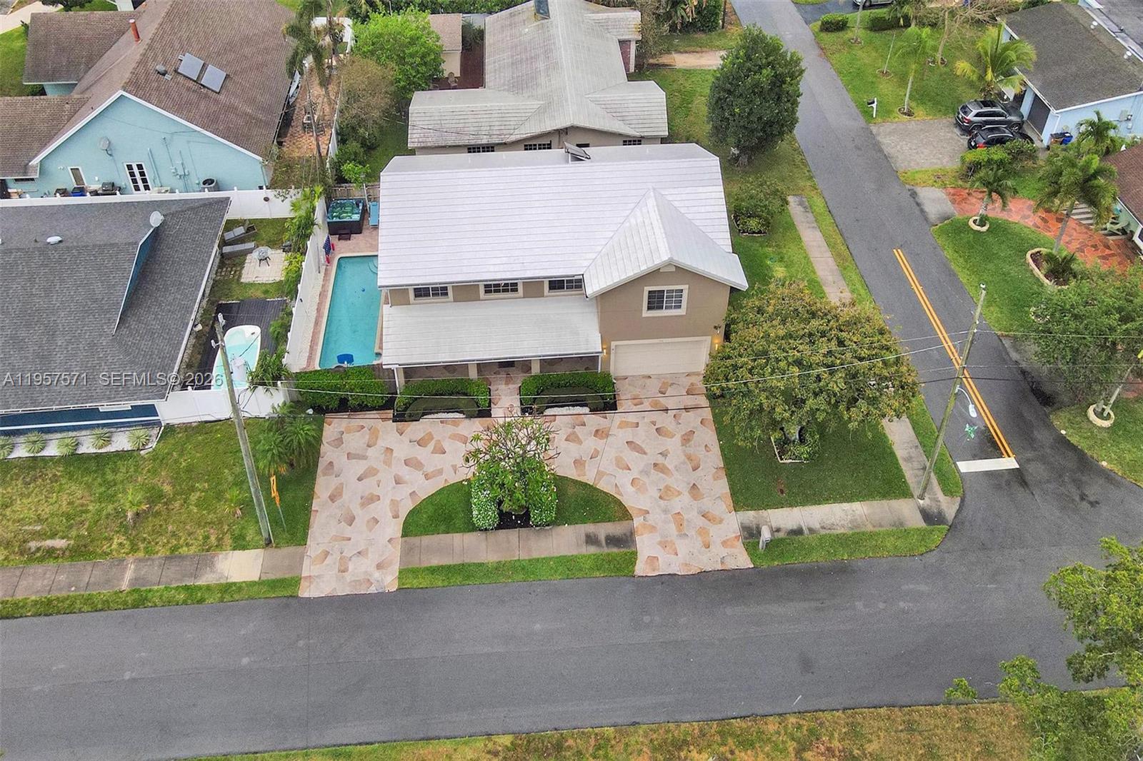 466 NE 8th Ave, Deerfield Beach FL 33441