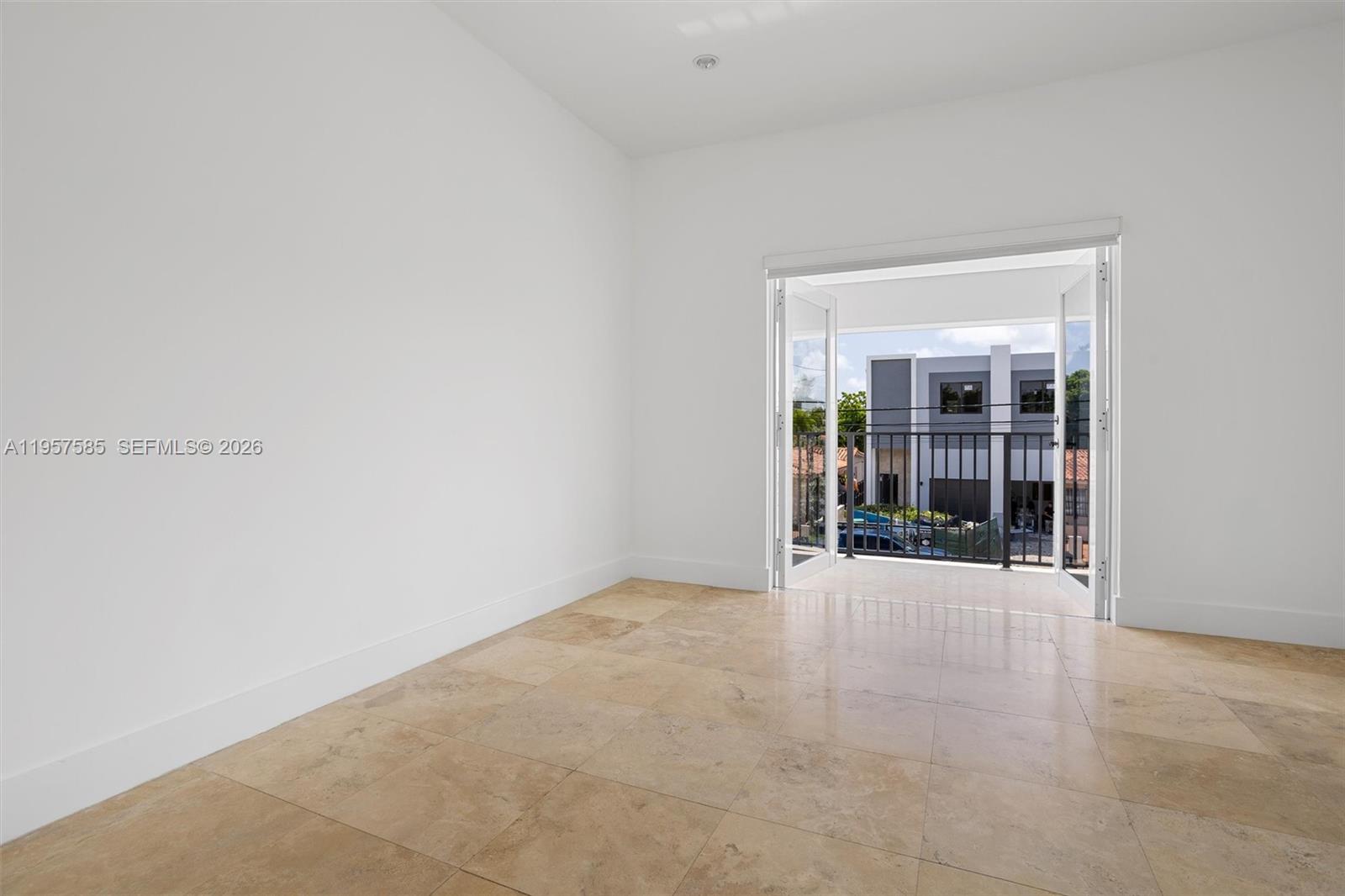 2784 SW 34th Ave, Miami FL 33133