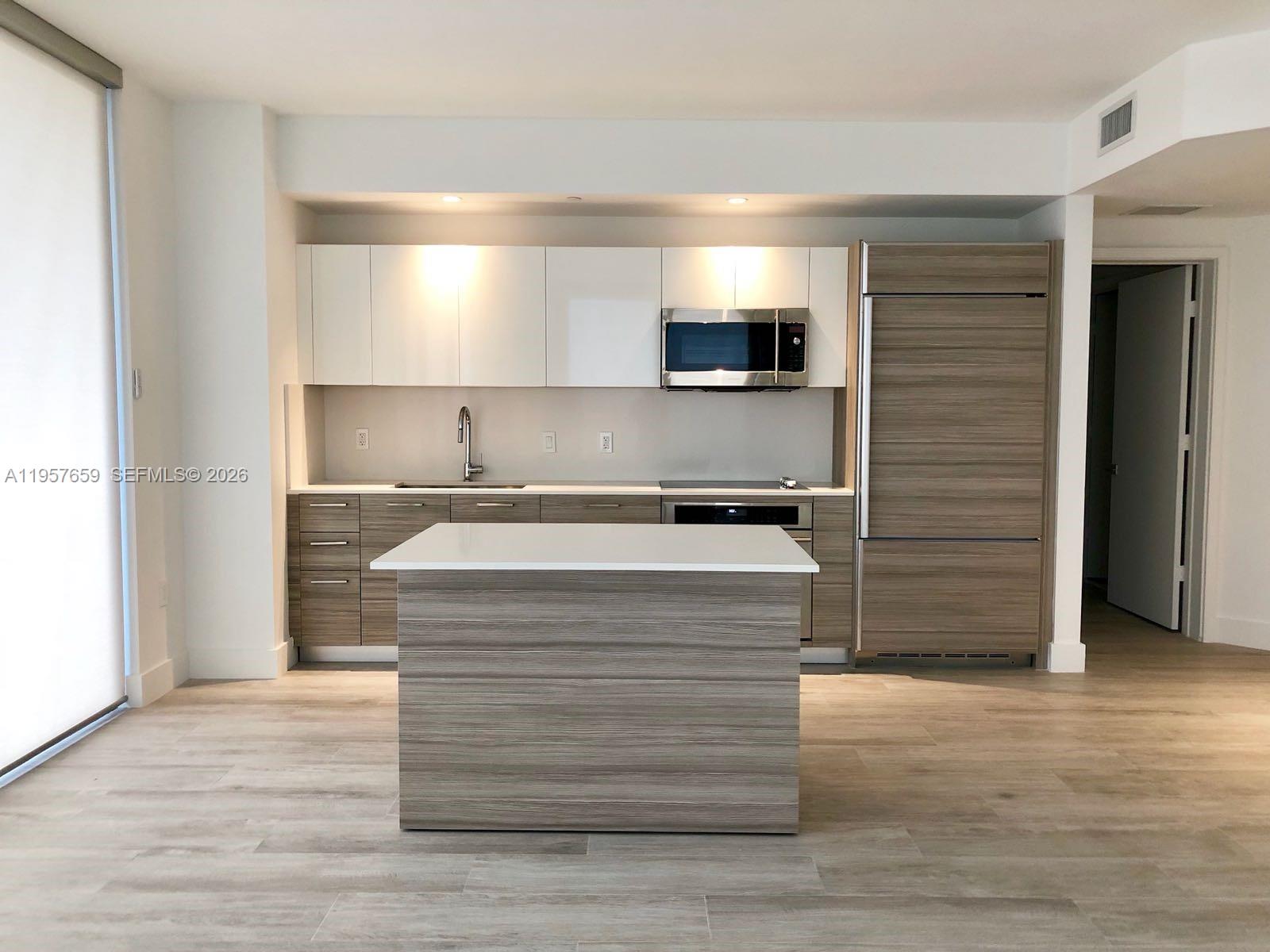 121 NE 34th St #2704, Miami FL 33137