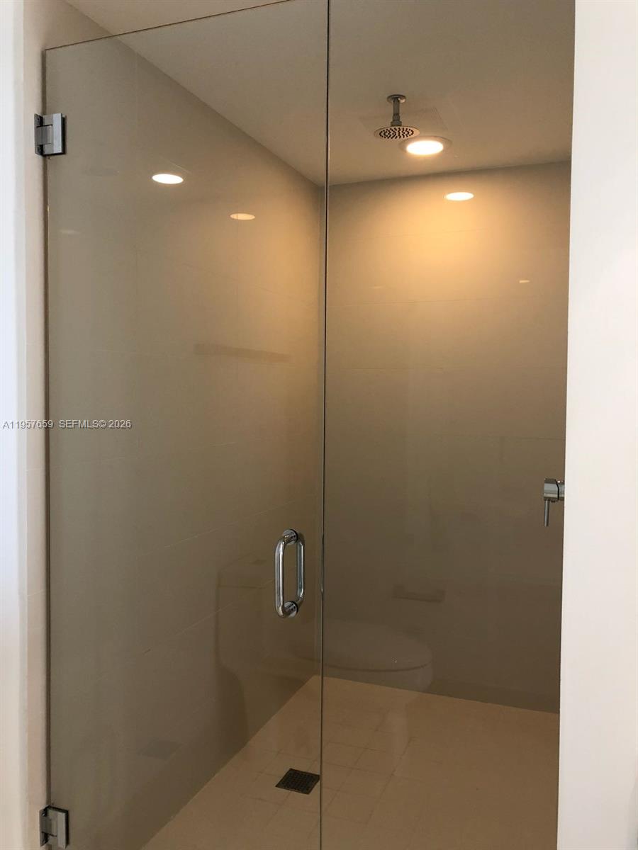 121 NE 34th St #2704, Miami FL 33137