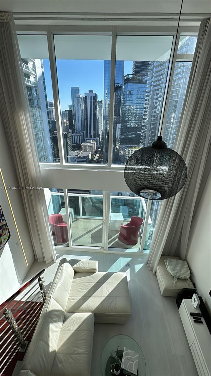 41 SE 5th St #2004, Miami FL 33131