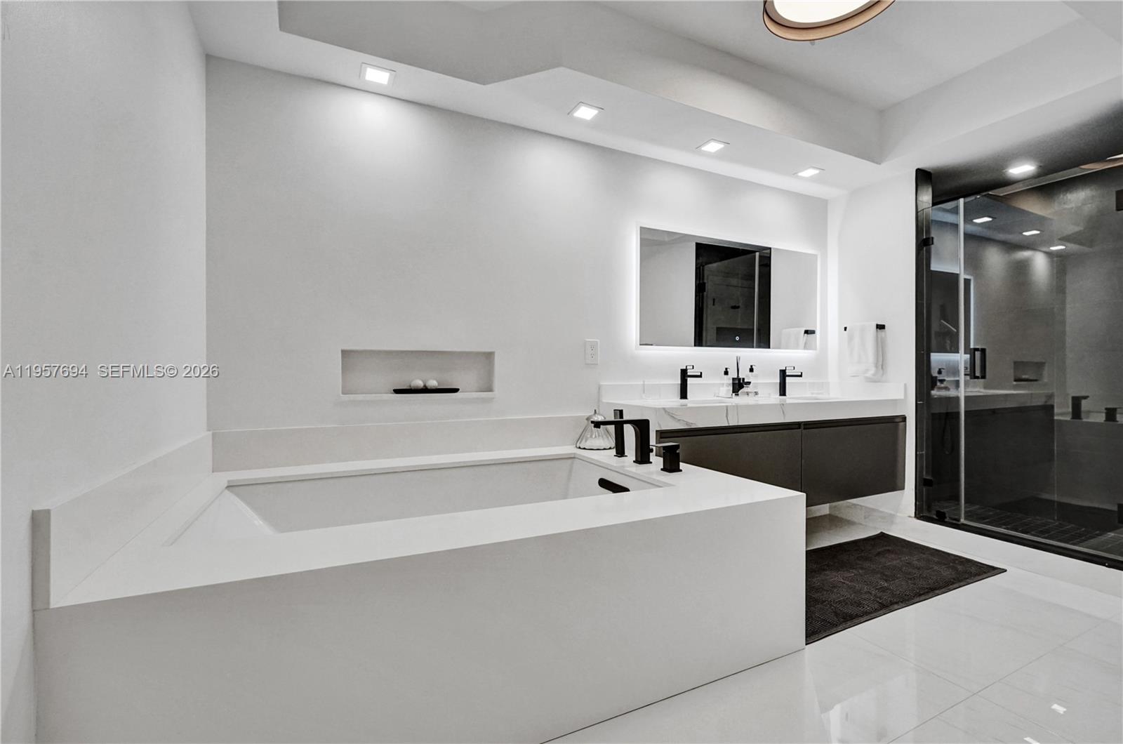 20281 E Country Club Dr #1503, Aventura FL 33180
