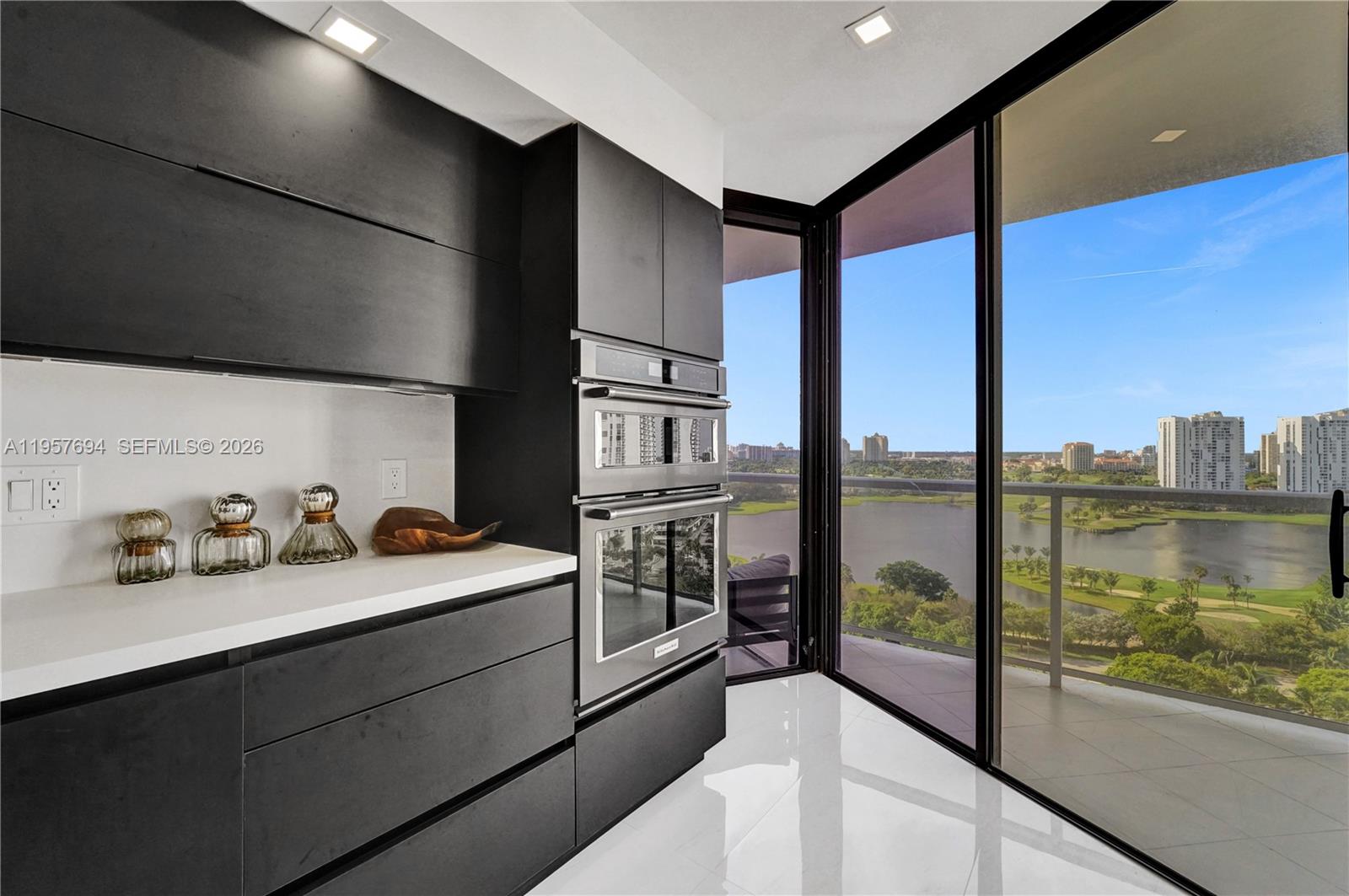 20281 E Country Club Dr #1503, Aventura FL 33180