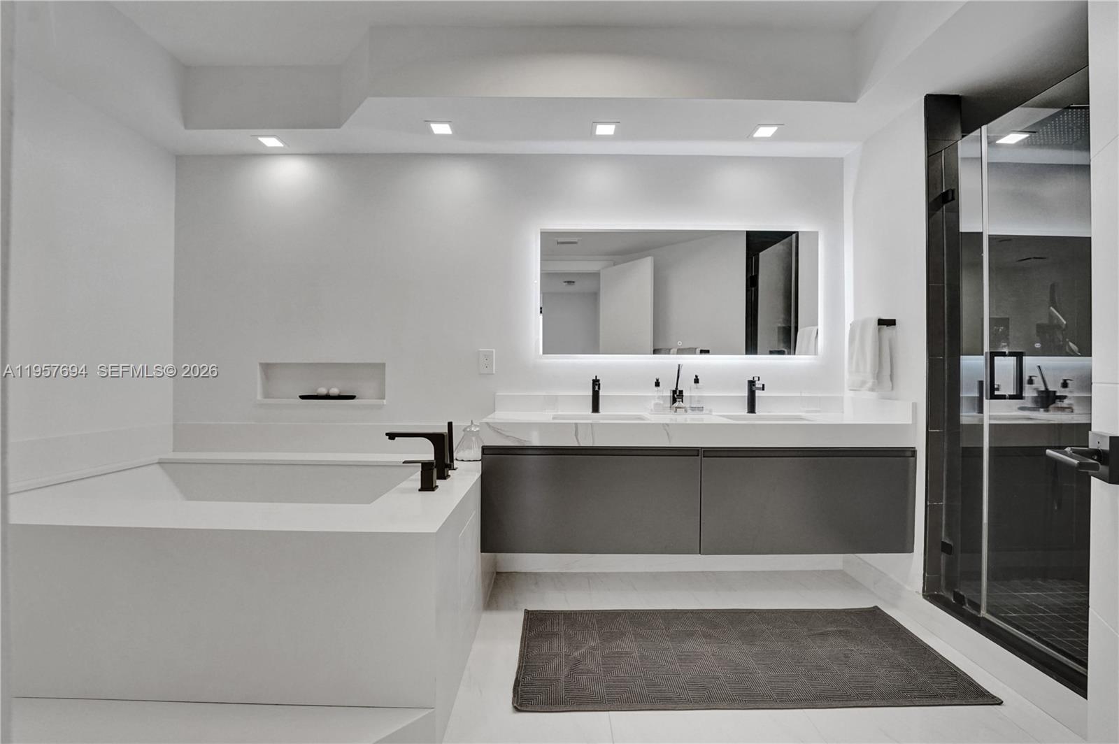 20281 E Country Club Dr #1503, Aventura FL 33180