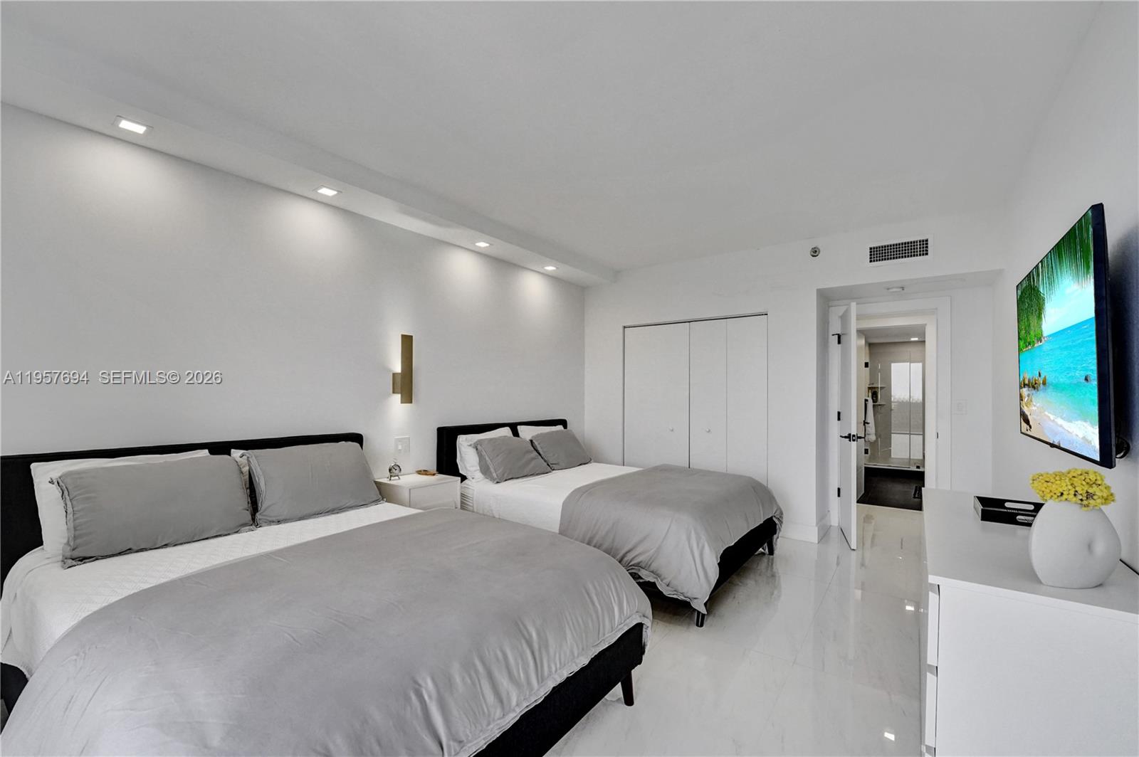 20281 E Country Club Dr #1503, Aventura FL 33180