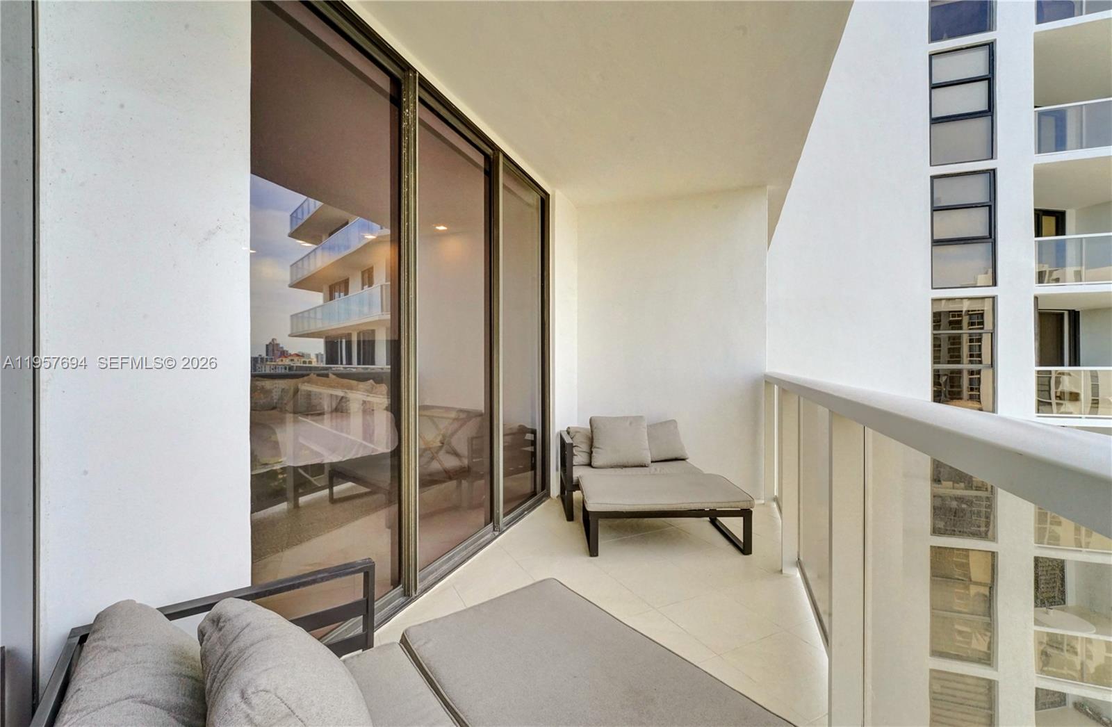 20281 E Country Club Dr #1503, Aventura FL 33180