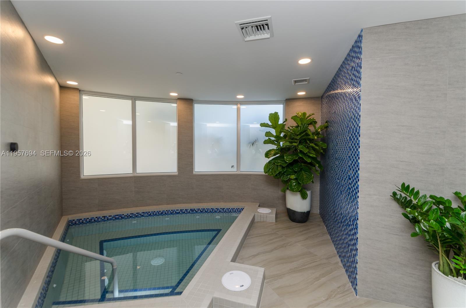 20281 E Country Club Dr #1503, Aventura FL 33180