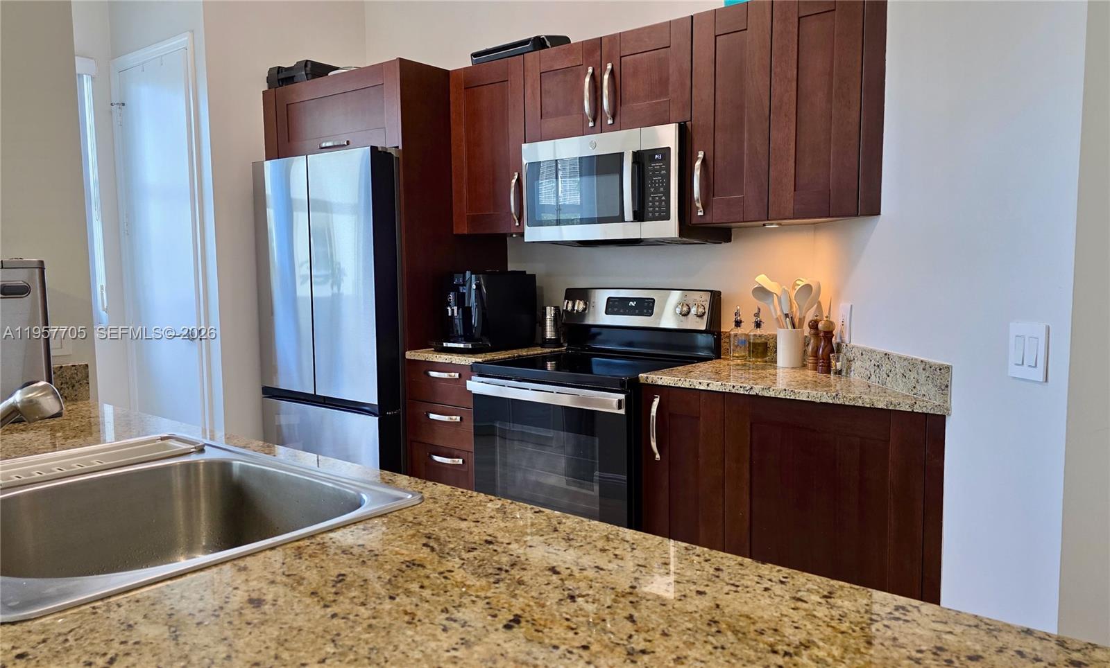20000 E Country Club Dr #402, Aventura FL 33180