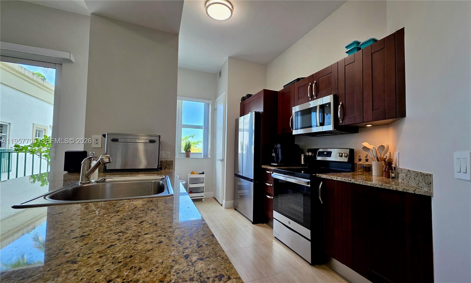 20000 E Country Club Dr #402, Aventura FL 33180
