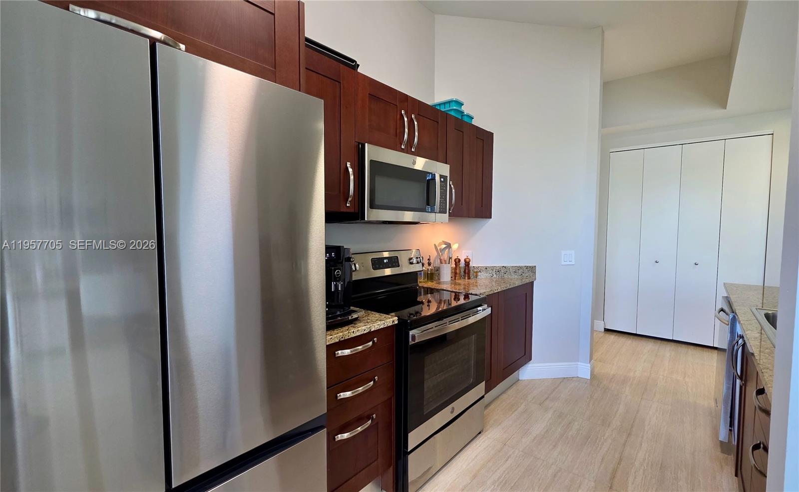 20000 E Country Club Dr #402, Aventura FL 33180