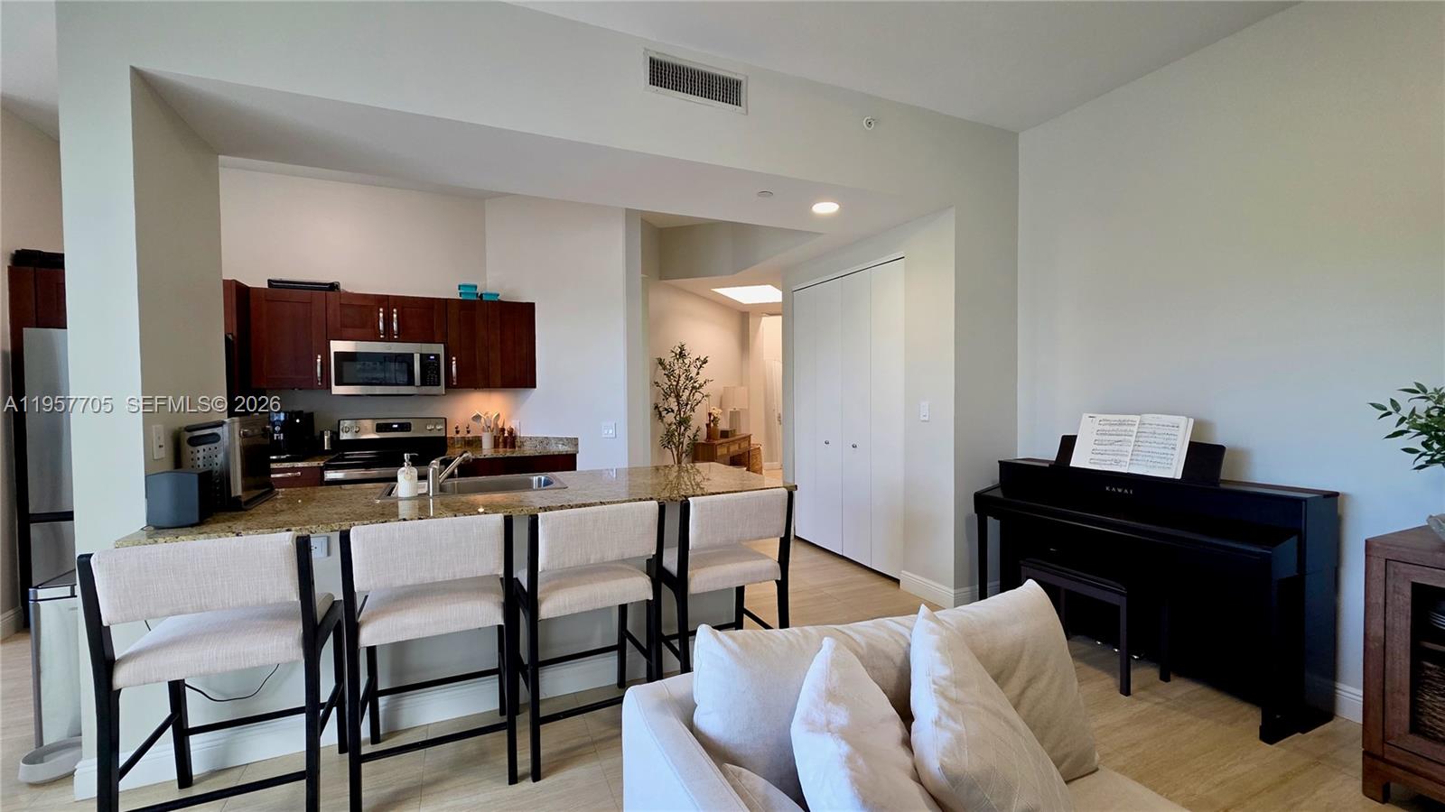 20000 E Country Club Dr #402, Aventura FL 33180
