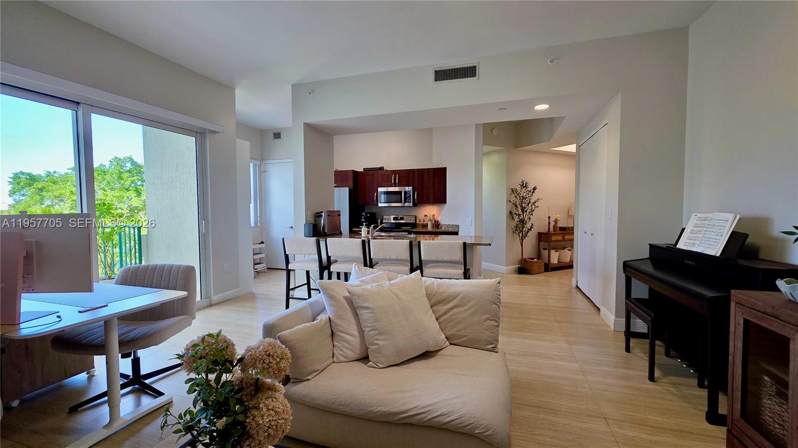 20000 E Country Club Dr #402, Aventura FL 33180
