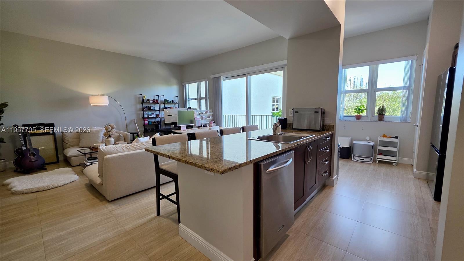 20000 E Country Club Dr #402, Aventura FL 33180