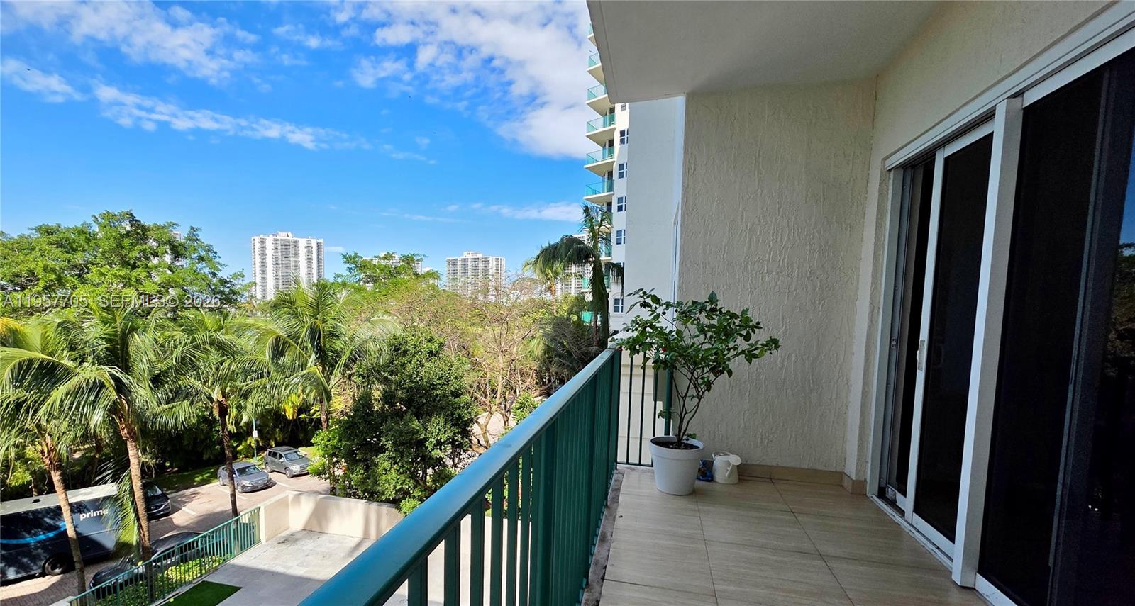 20000 E Country Club Dr #402, Aventura FL 33180