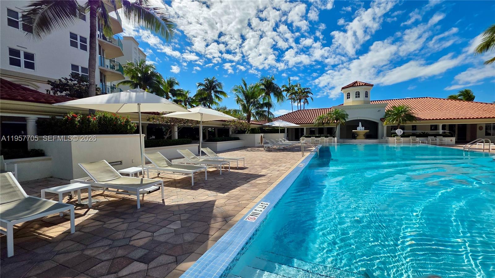 20000 E Country Club Dr #402, Aventura FL 33180